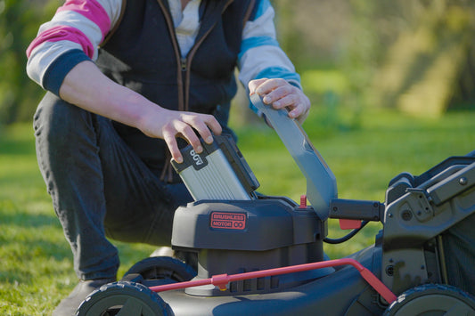 Why Kress Battery Mowers Outshine Petrol Mowers: A Modern Lawn Care Revolution