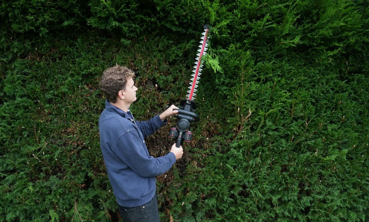 Transform Your Garden with the Kress 40V 61cm Brushless Hedge Trimmer: The Ultimate Tool for Homeowners